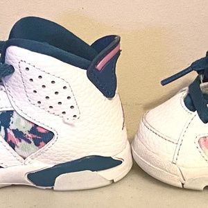 Girls Infant Jordan Sneakers Size-4C (US)